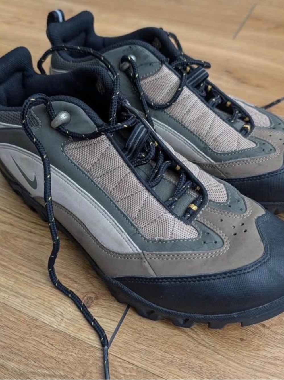 Nike ACG Cycling/Hiking shoes Women’s 8.5